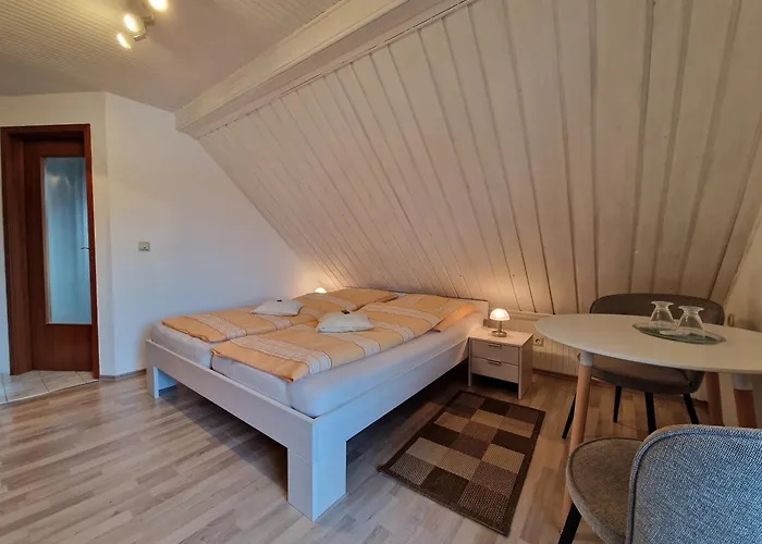 ゲストハウス Cafe & Carmen